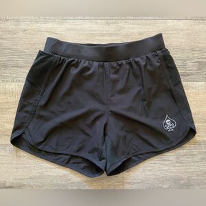 Soflete SFLT die living women’s size medium black workout shorts skull&bones